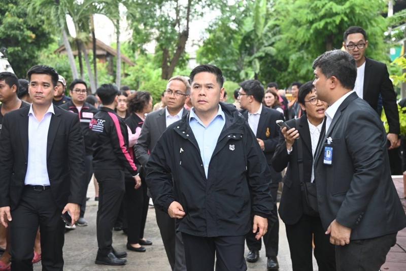 วราวุธ พร้อม ปลัด �