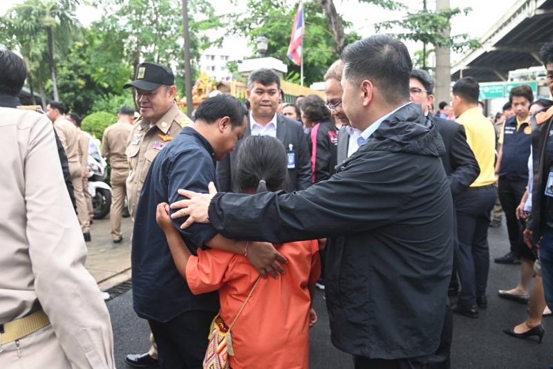 วราวุธ พร้อม ปลัด �