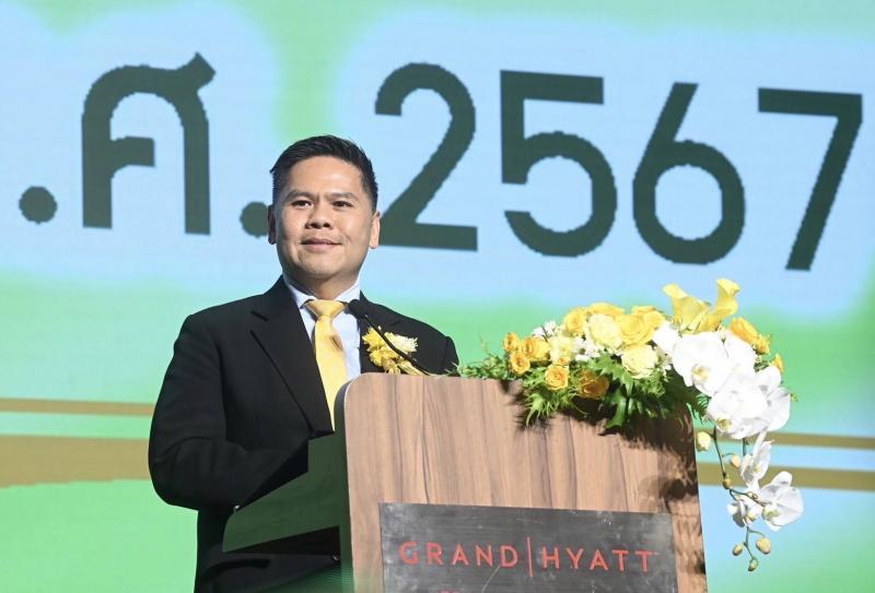 วราวุธ ยกย่องนักธ�