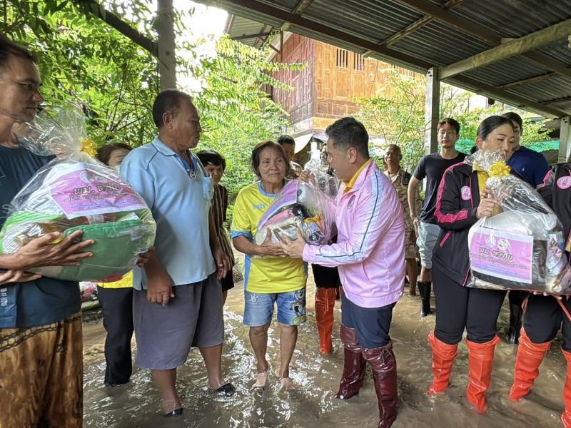 วราวุธ รมว.พม. ลงพื�