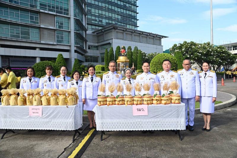 วราวุธ - ผู้บริหาร -