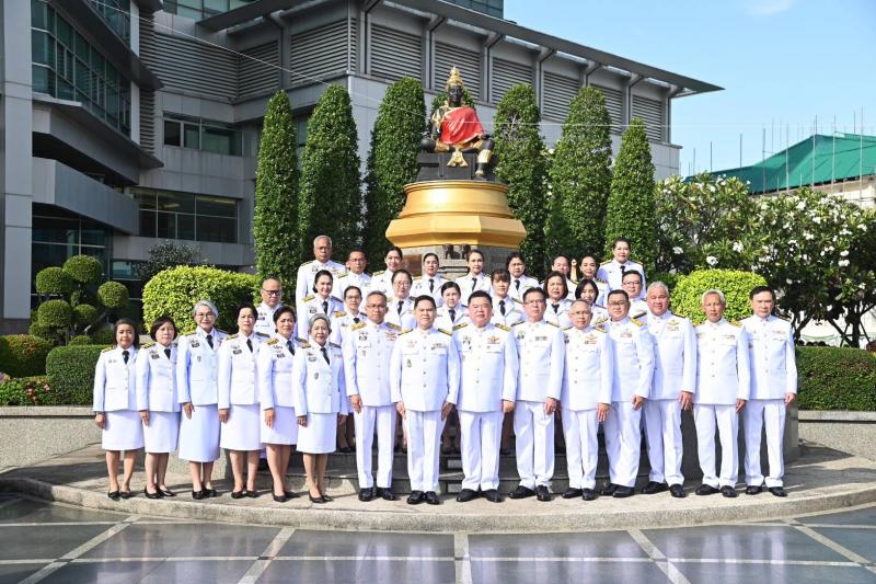 วราวุธ - ผู้บริหาร -