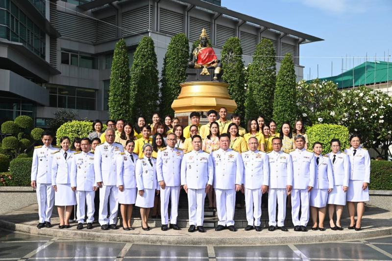 วราวุธ - ผู้บริหาร -