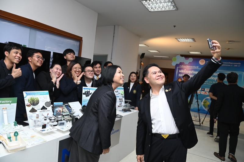 วราวุธ เปิดสัมมนา�