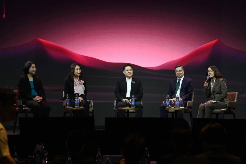วราวุธ ร่วมเวที TDRI �