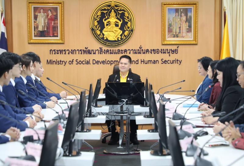 วราวุธ ยินดี คณะเย