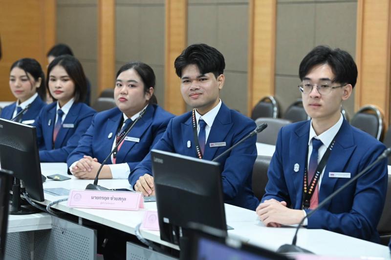 วราวุธ ยินดี คณะเย