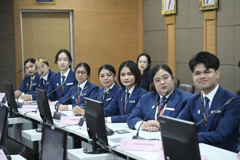 วราวุธ ยินดี คณะเย