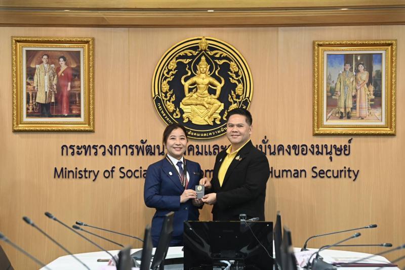 วราวุธ ยินดี คณะเย