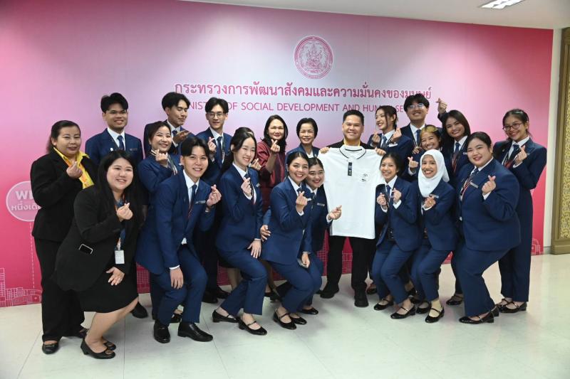 วราวุธ ยินดี คณะเย