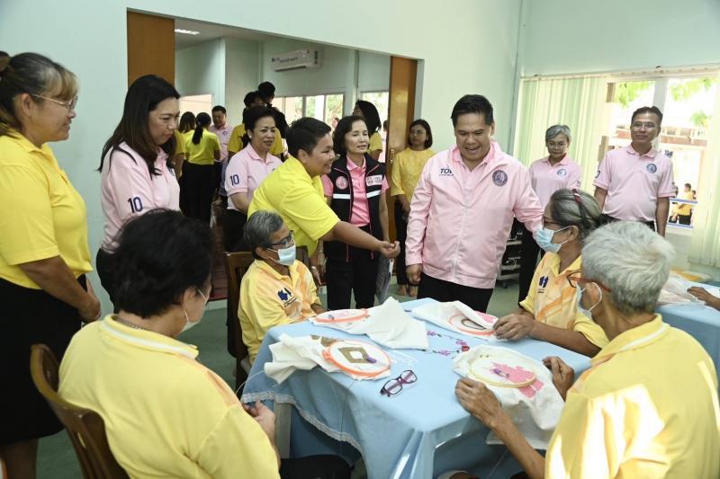 วราวุธ รมว.พม. เยี่�