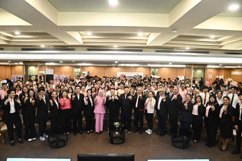 วราวุธ รมว.พม. เปิด�