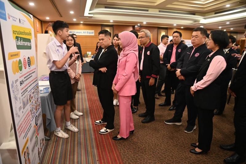 วราวุธ รมว.พม. เปิด�