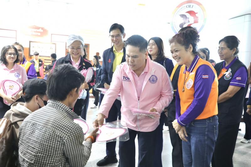 วราวุธ รมว.พม. ขึ้น�