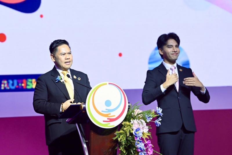 วราวุธ หนุนสร้างส�