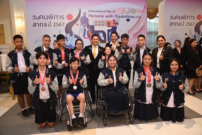 วราวุธ หนุนสร้างส�