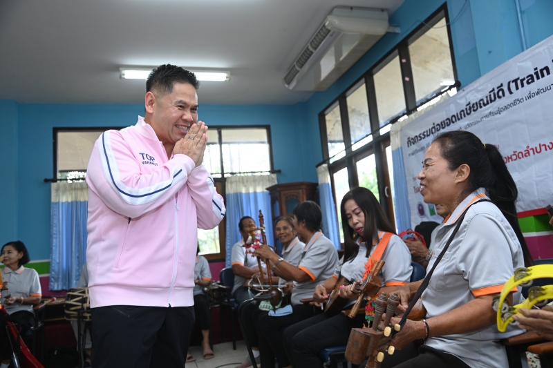 วราวุธ รมว.พม. เยี่�