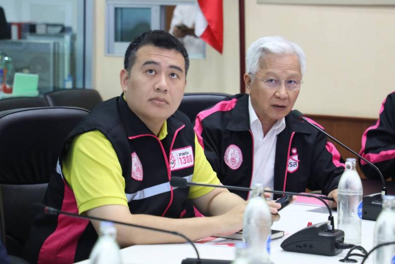 วราวุธ มอบ นิกร-ปล�