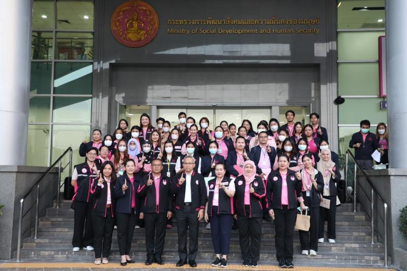 ปลัด พม. นำทีมลุยป�