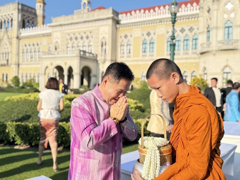 วราวุธ ร่วม นายกฯ - 