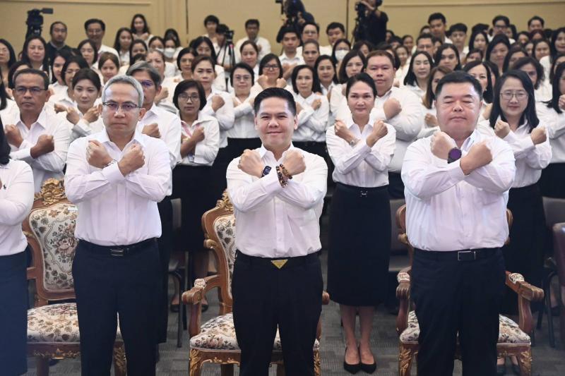 วราวุธ - พม. แสดงพลั