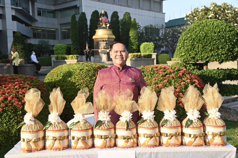 วราวุธ - ชาว พม. ทำบ�