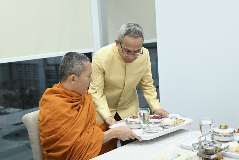 วราวุธ - ชาว พม. ทำบ�