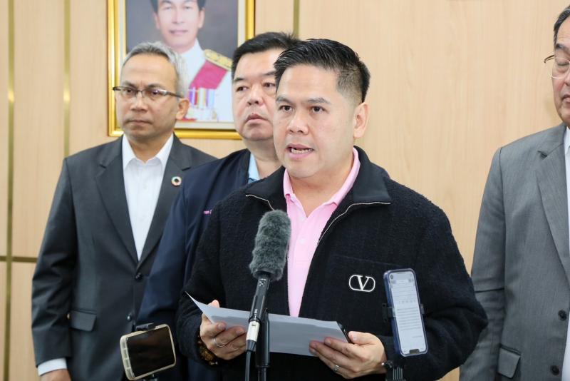 วราวุธ ลั่น พม. ลุย�