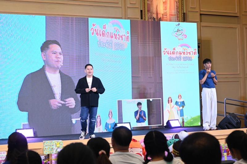 วราวุธ เปิดงานวัน�