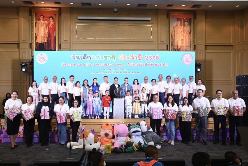 วราวุธ เปิดงานวัน�