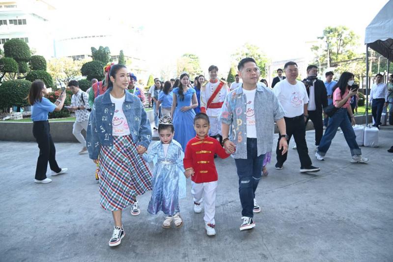วราวุธ เปิดงานวัน�