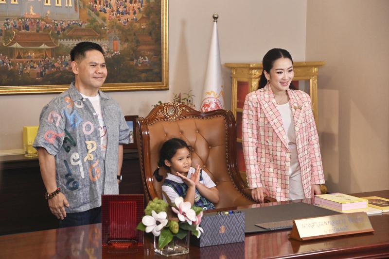 วราวุธ เปิดงานวัน�