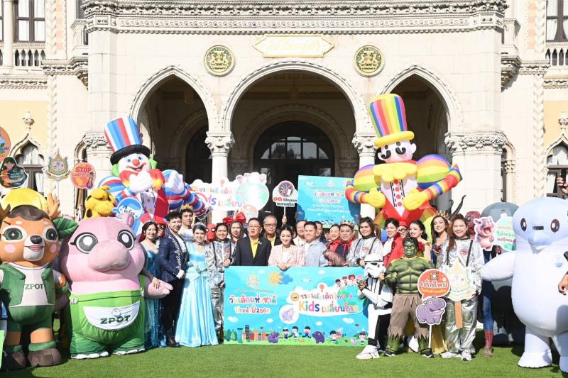 วราวุธ เปิดงานวัน�