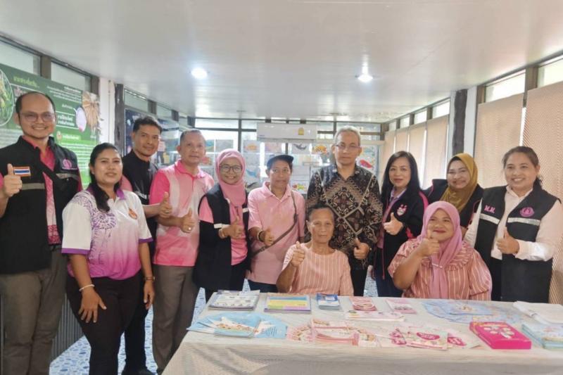 ปลัด พม. ลงพื้นที่ �