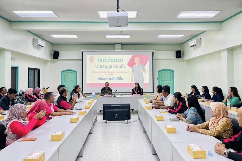 ปลัด พม. ลงพื้นที่ �