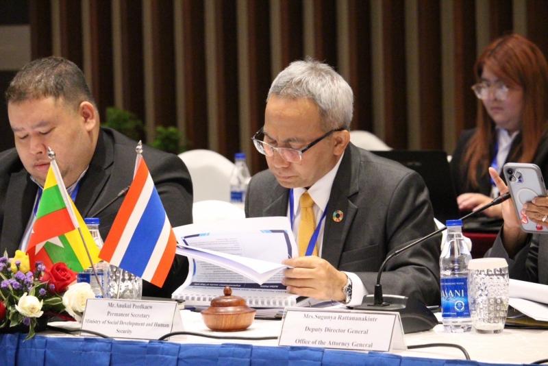 ปลัด พม. นำคณะร่วม�