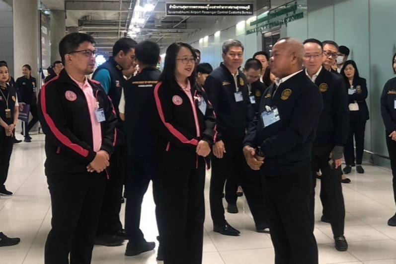 วราวุธ ส่งทีม พม. ร�