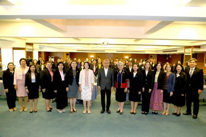 พม. อบรมพนักงานเจ้