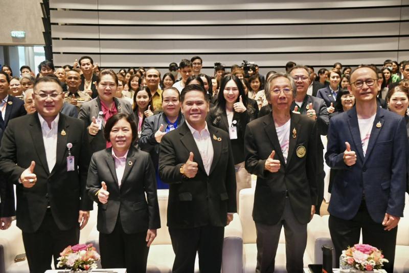 วราวุธ ยินดี พม. จั�