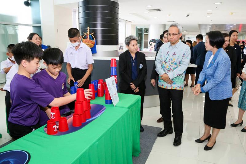ปลัด พม. เปิดคิกออ�