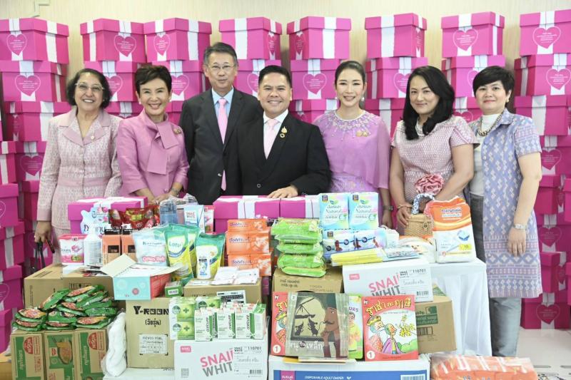 วราวุธ เปิดงานวัน�