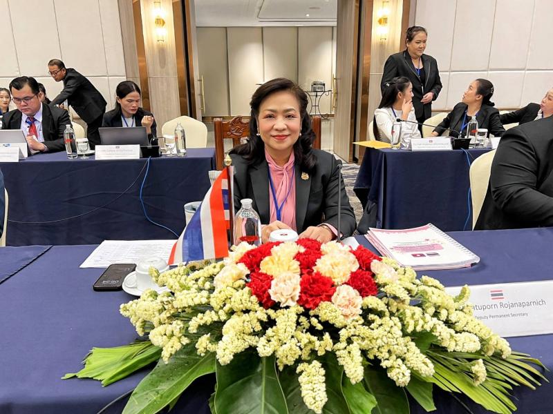 พม. พร้อมคณะ ร่วมป�