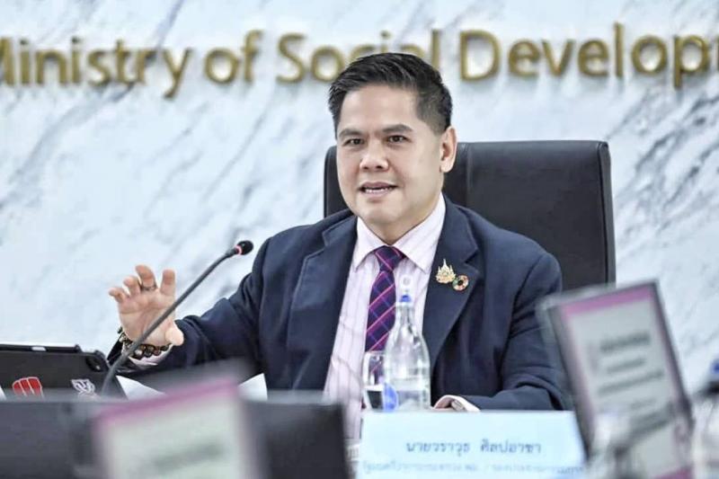 วราวุธ เปิดสิ่งยอ�