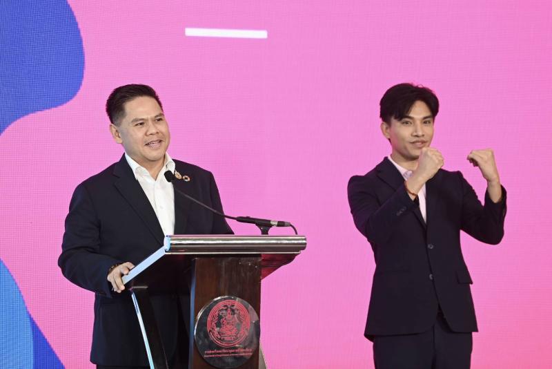 วราวุธ ยินดี 10 คนพิ