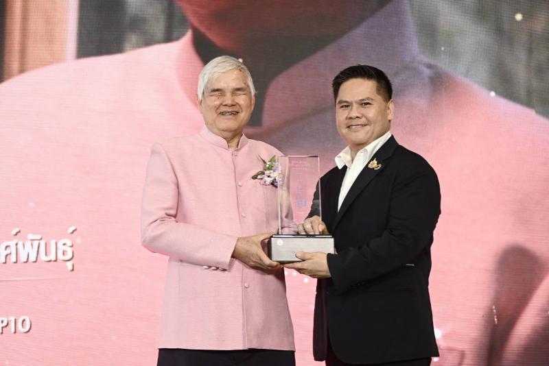 วราวุธ ยินดี 10 คนพิ