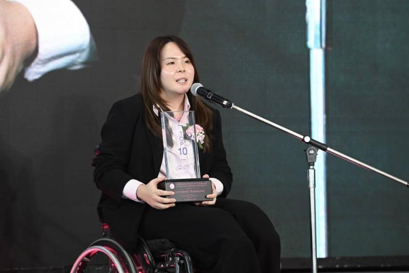 วราวุธ ยินดี 10 คนพิ