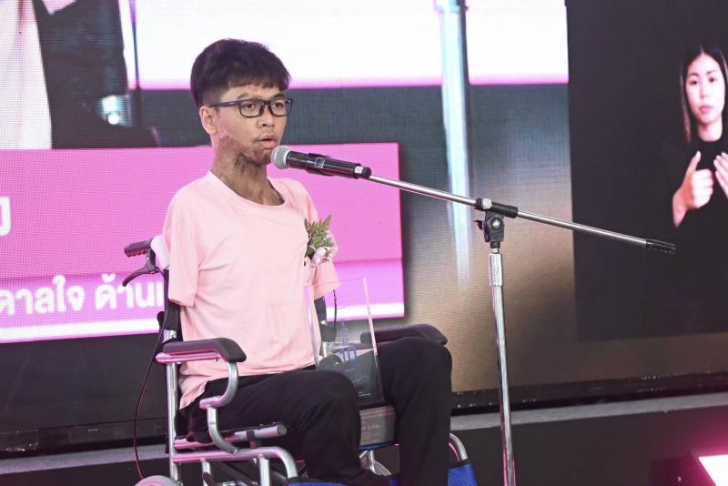 วราวุธ ยินดี 10 คนพิ