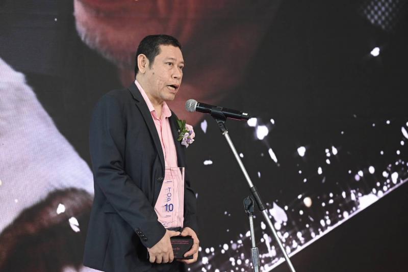 วราวุธ ยินดี 10 คนพิ