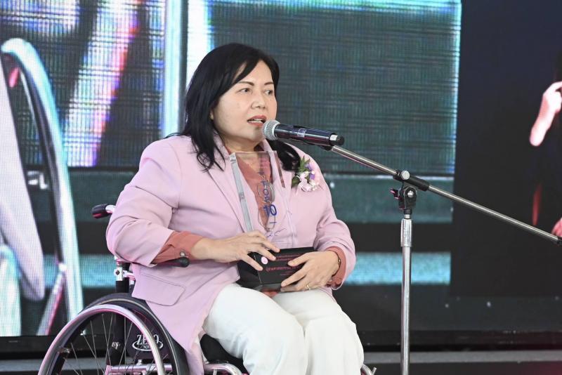 วราวุธ ยินดี 10 คนพิ