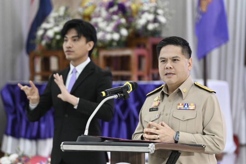 วราวุธ - พม. จับมือ �